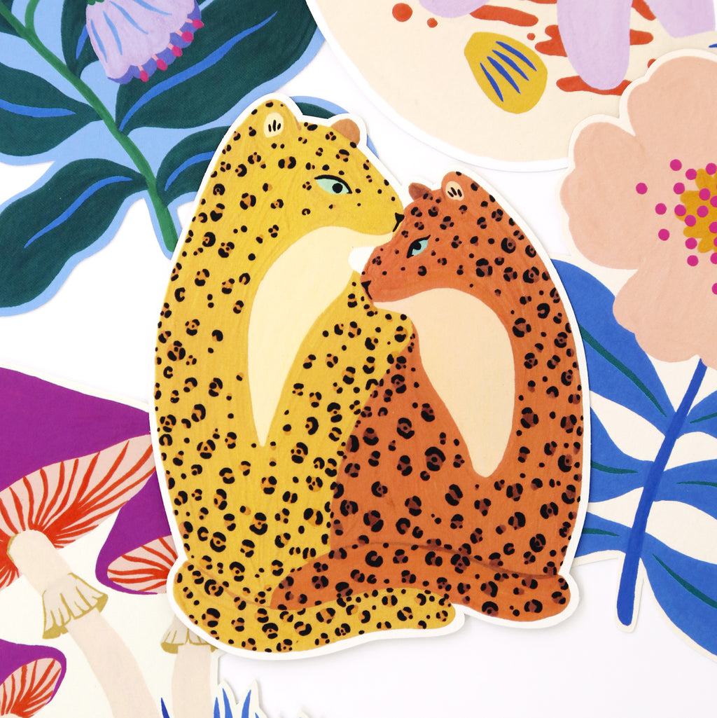 Cut-out Greeting Card “Hugging leopards”